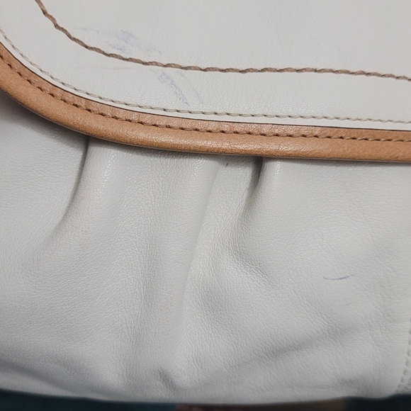 BNWT Coach #F13729 Soho White/Camel Leather Pleated Flap Bag - Picture 8 of 8